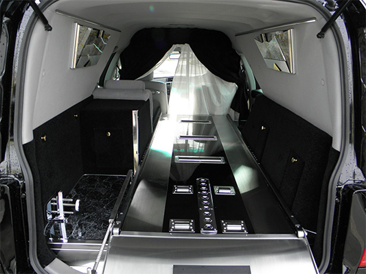 ゼロクラウン 延長なし 低床ボディ 塗装仕上げ 内部