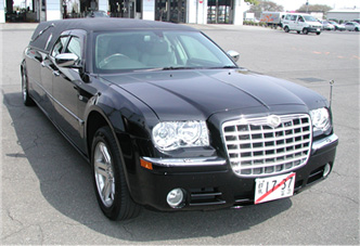 クライスラー ３００Ｃ センター１７５㎝延長 フロントビュー